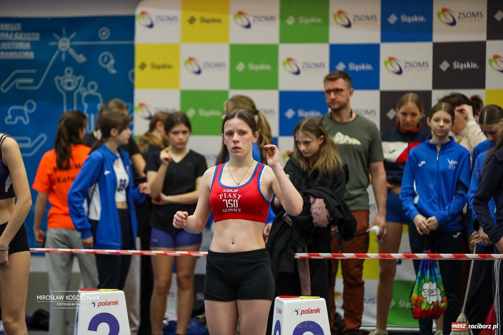 Zdjęcie w galerii na portalu naszraciborz.pl: Lekkoatletyczne Halowe Mistrzostwa Śląska U16 w Raciborzu. Jeden medal gospodarzy [FOTO i WIDEO] wiadomości z regionu