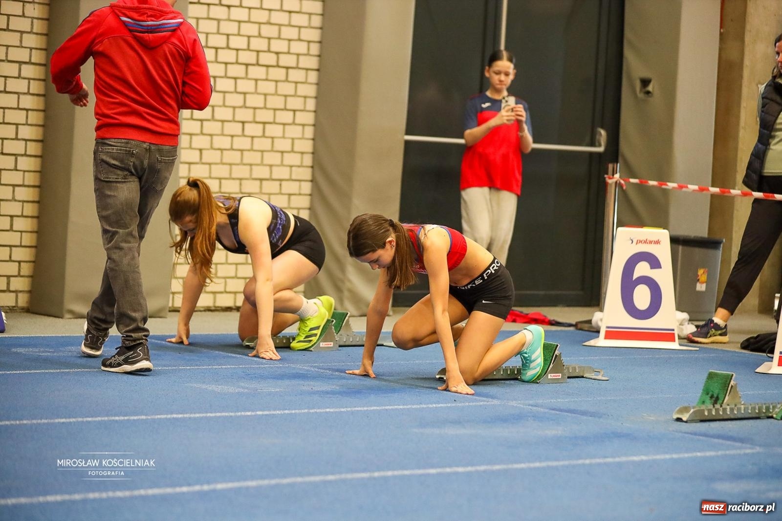 Zdjęcie w galerii na portalu naszraciborz.pl: Lekkoatletyczne Halowe Mistrzostwa Śląska U16 w Raciborzu. Jeden medal gospodarzy [FOTO i WIDEO] wiadomości z regionu