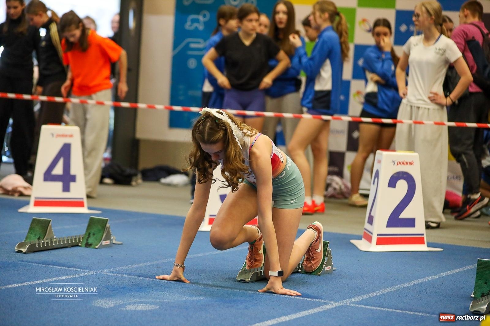 Zdjęcie w galerii na portalu naszraciborz.pl: Lekkoatletyczne Halowe Mistrzostwa Śląska U16 w Raciborzu. Jeden medal gospodarzy [FOTO i WIDEO] wiadomości z regionu