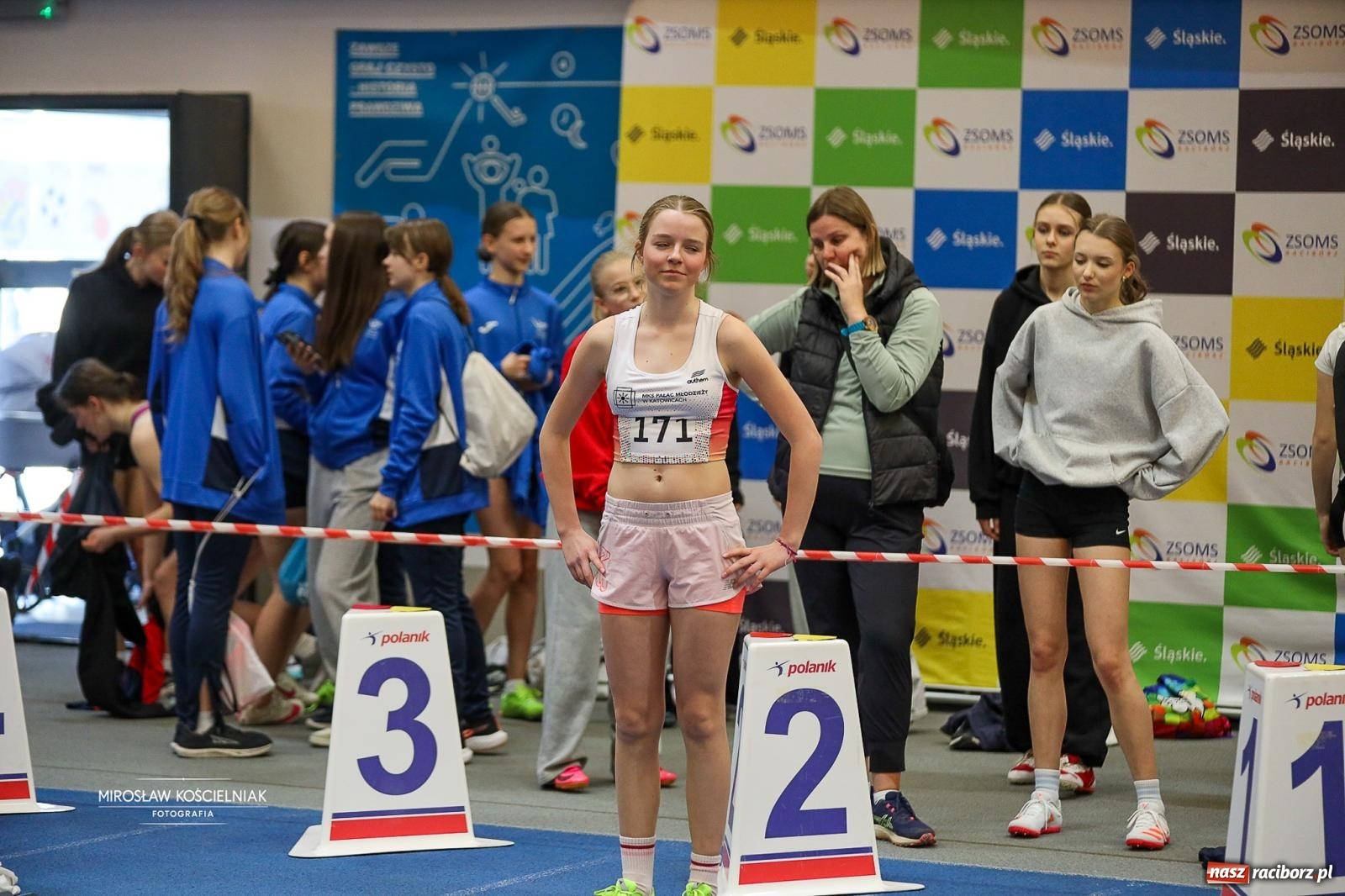 Zdjęcie w galerii na portalu naszraciborz.pl: Lekkoatletyczne Halowe Mistrzostwa Śląska U16 w Raciborzu. Jeden medal gospodarzy [FOTO i WIDEO] wiadomości z regionu