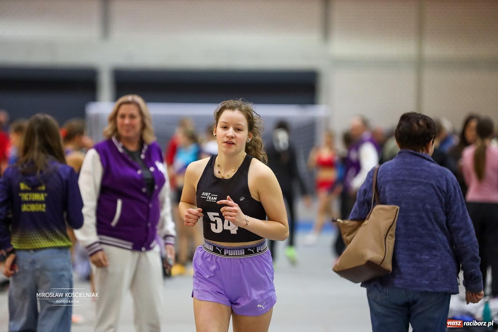Zdjęcie w galerii na portalu naszraciborz.pl: Lekkoatletyczne Halowe Mistrzostwa Śląska U16 w Raciborzu. Jeden medal gospodarzy [FOTO i WIDEO] wiadomości z regionu