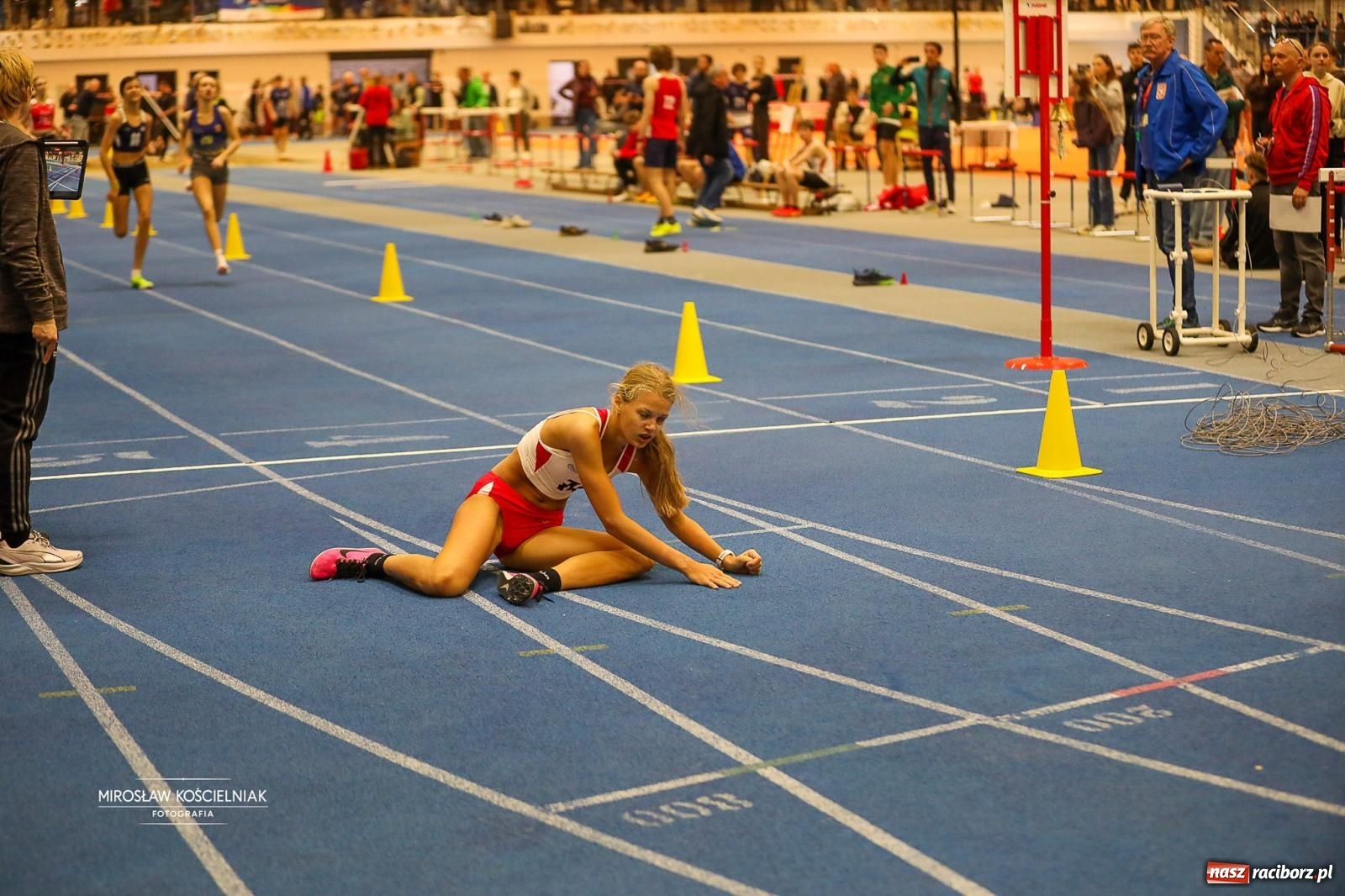 Zdjęcie w galerii na portalu naszraciborz.pl: Lekkoatletyczne Halowe Mistrzostwa Śląska U16 w Raciborzu. Jeden medal gospodarzy [FOTO i WIDEO] wiadomości z regionu