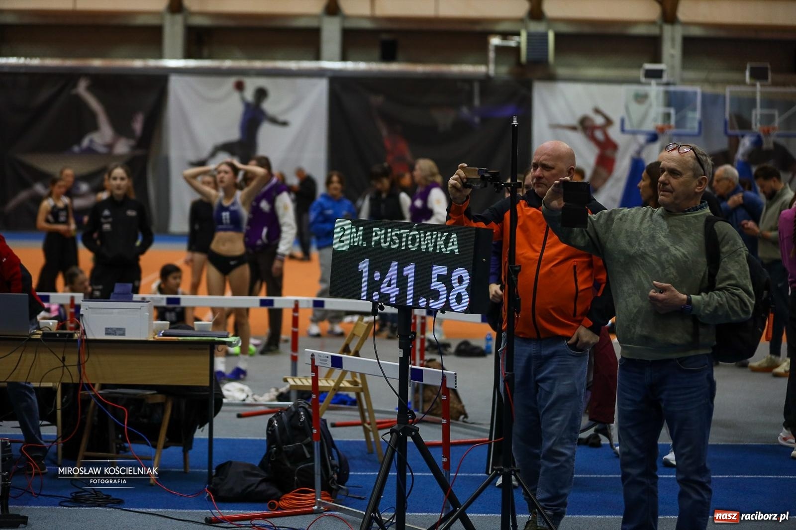 Zdjęcie w galerii na portalu naszraciborz.pl: Lekkoatletyczne Halowe Mistrzostwa Śląska U16 w Raciborzu. Jeden medal gospodarzy [FOTO i WIDEO] wiadomości z regionu