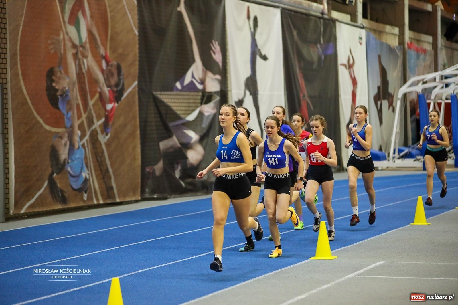 Zdjęcie w galerii na portalu naszraciborz.pl: Lekkoatletyczne Halowe Mistrzostwa Śląska U16 w Raciborzu. Jeden medal gospodarzy [FOTO i WIDEO] wiadomości z regionu