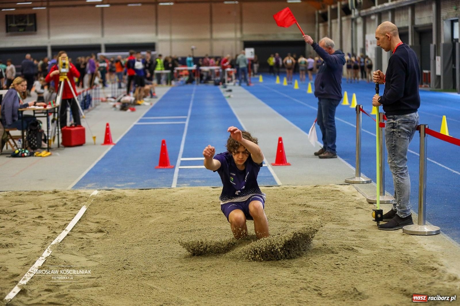 Zdjęcie w galerii na portalu naszraciborz.pl: Lekkoatletyczne Halowe Mistrzostwa Śląska U16 w Raciborzu. Jeden medal gospodarzy [FOTO i WIDEO] wiadomości z regionu
