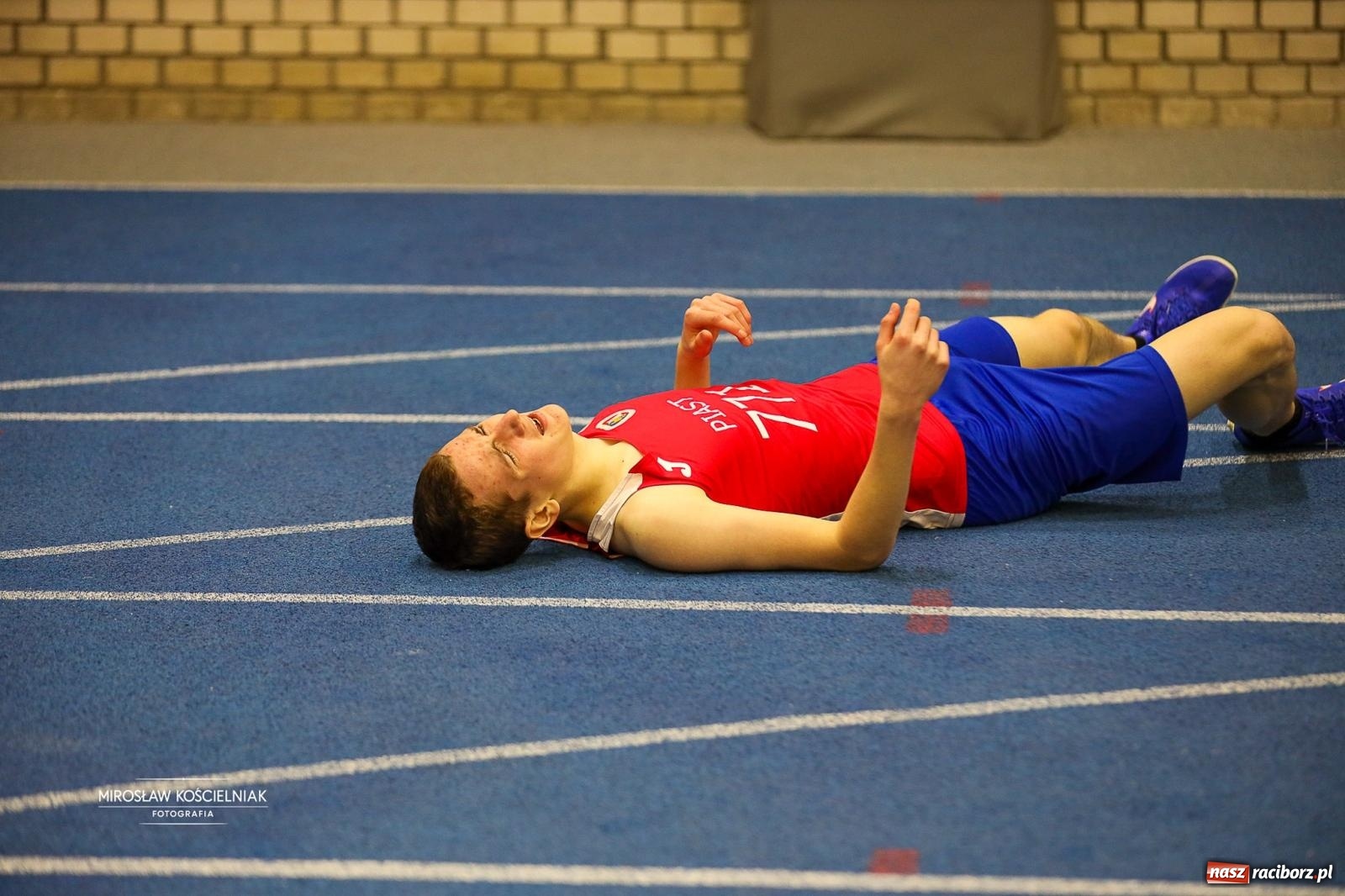 Zdjęcie w galerii na portalu naszraciborz.pl: Lekkoatletyczne Halowe Mistrzostwa Śląska U16 w Raciborzu. Jeden medal gospodarzy [FOTO i WIDEO] wiadomości z regionu