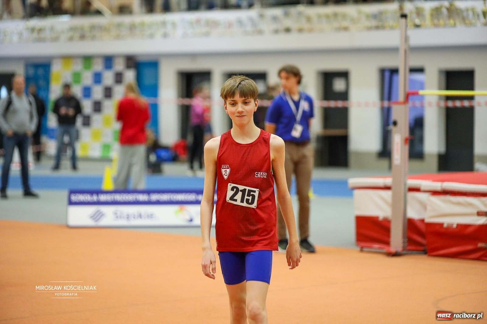 Zdjęcie w galerii na portalu naszraciborz.pl: Lekkoatletyczne Halowe Mistrzostwa Śląska U16 w Raciborzu. Jeden medal gospodarzy [FOTO i WIDEO] wiadomości z regionu