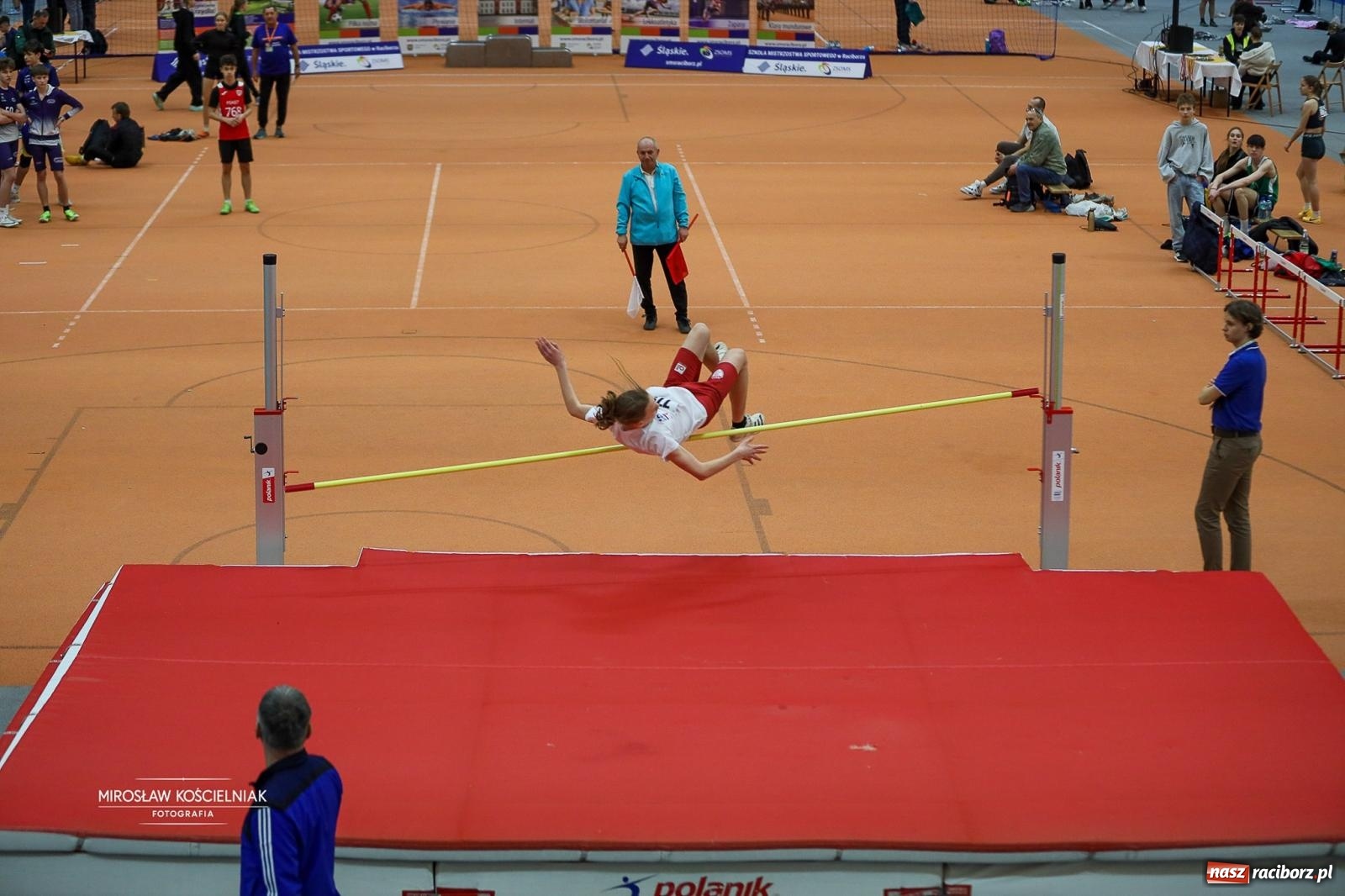 Zdjęcie w galerii na portalu naszraciborz.pl: Lekkoatletyczne Halowe Mistrzostwa Śląska U16 w Raciborzu. Jeden medal gospodarzy [FOTO i WIDEO] wiadomości z regionu