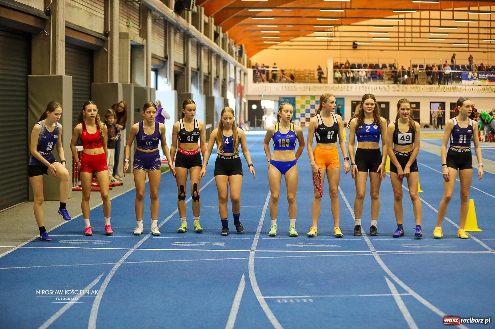 Zdjęcie w galerii na portalu naszraciborz.pl: Lekkoatletyczne Halowe Mistrzostwa Śląska U16 w Raciborzu. Jeden medal gospodarzy [FOTO i WIDEO] wiadomości z regionu