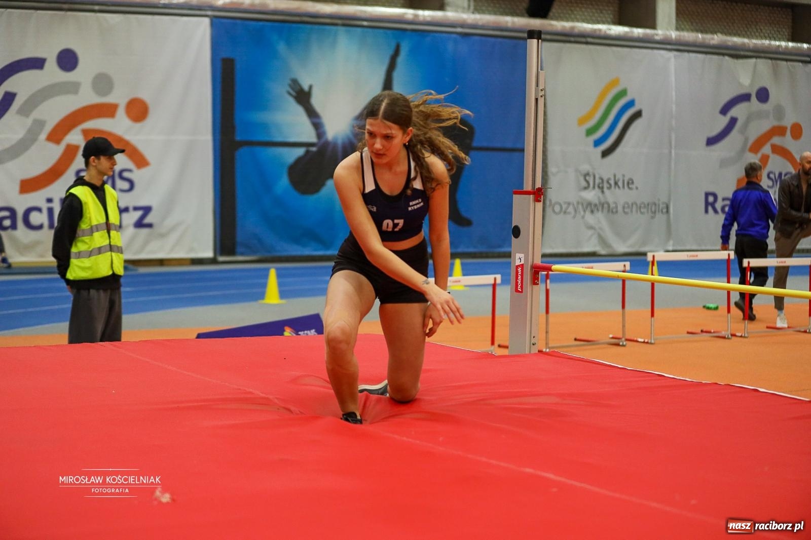 Zdjęcie w galerii na portalu naszraciborz.pl: Lekkoatletyczne Halowe Mistrzostwa Śląska U16 w Raciborzu. Jeden medal gospodarzy [FOTO i WIDEO] wiadomości z regionu