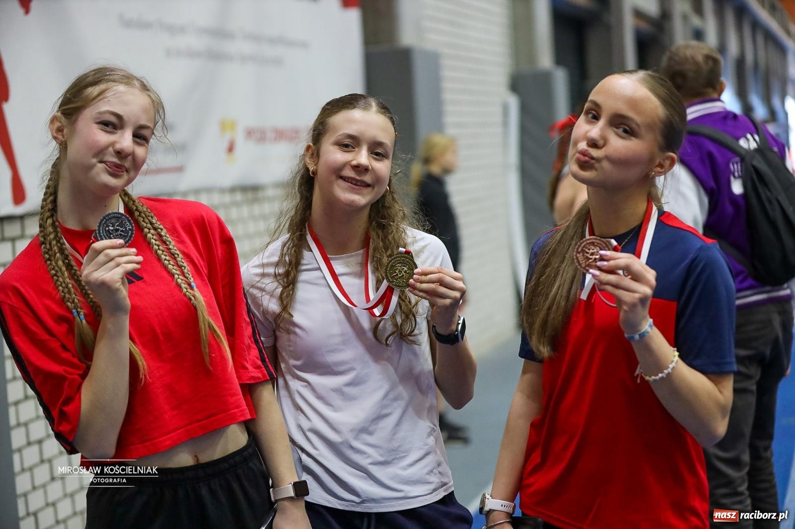 Zdjęcie w galerii na portalu naszraciborz.pl: Lekkoatletyczne Halowe Mistrzostwa Śląska U16 w Raciborzu. Jeden medal gospodarzy [FOTO i WIDEO] wiadomości z regionu