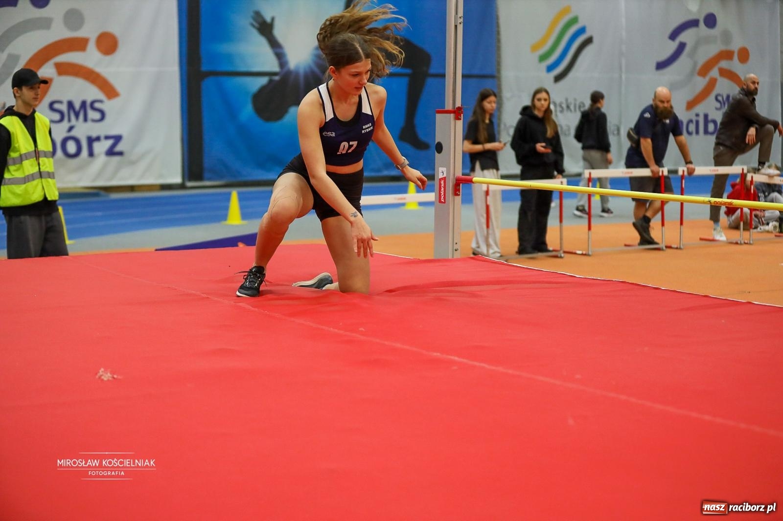 Zdjęcie w galerii na portalu naszraciborz.pl: Lekkoatletyczne Halowe Mistrzostwa Śląska U16 w Raciborzu. Jeden medal gospodarzy [FOTO i WIDEO] wiadomości z regionu