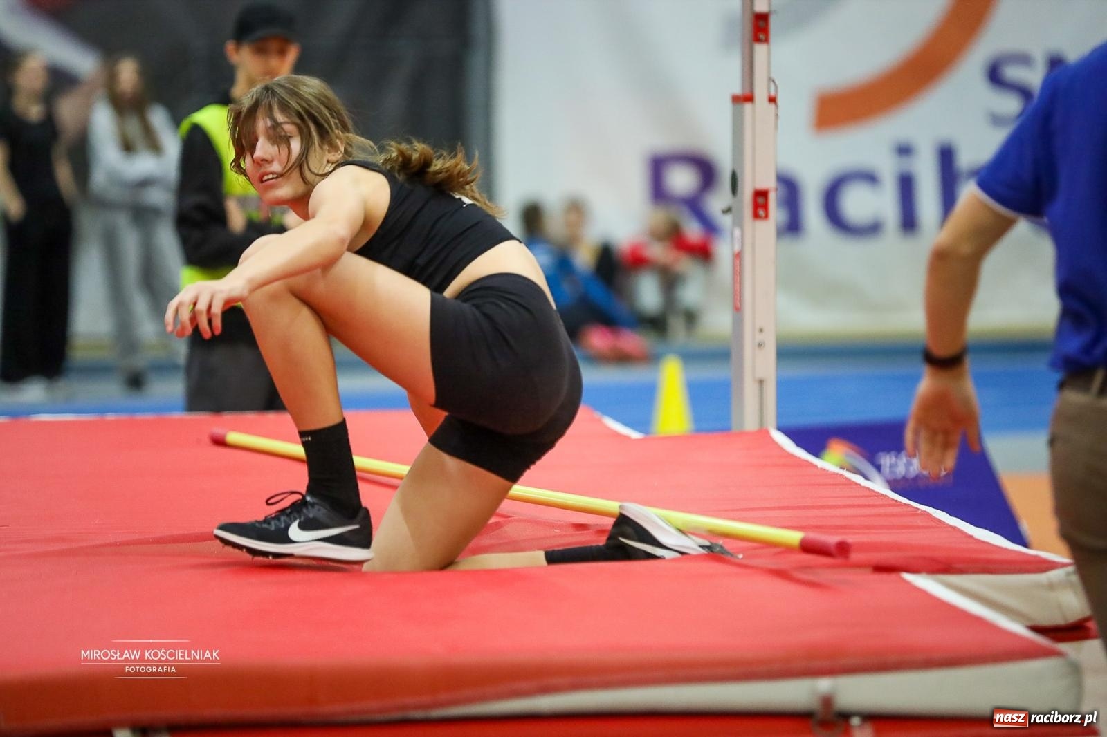 Zdjęcie w galerii na portalu naszraciborz.pl: Lekkoatletyczne Halowe Mistrzostwa Śląska U16 w Raciborzu. Jeden medal gospodarzy [FOTO i WIDEO] wiadomości z regionu