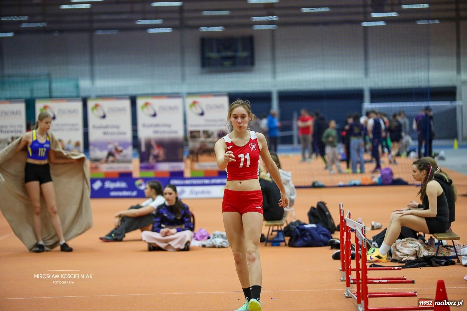 Zdjęcie w galerii na portalu naszraciborz.pl: Lekkoatletyczne Halowe Mistrzostwa Śląska U16 w Raciborzu. Jeden medal gospodarzy [FOTO i WIDEO] wiadomości z regionu
