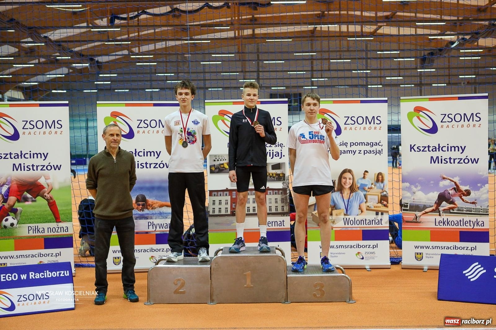 Zdjęcie w galerii na portalu naszraciborz.pl: Lekkoatletyczne Halowe Mistrzostwa Śląska U16 w Raciborzu. Jeden medal gospodarzy [FOTO i WIDEO] wiadomości z regionu