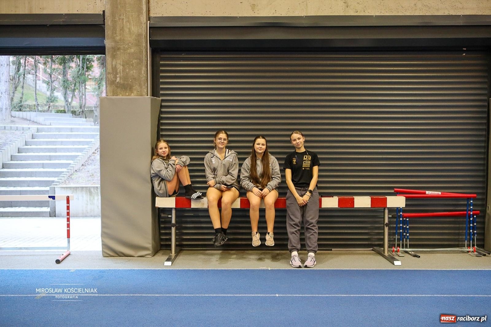 Zdjęcie w galerii na portalu naszraciborz.pl: Lekkoatletyczne Halowe Mistrzostwa Śląska U16 w Raciborzu. Jeden medal gospodarzy [FOTO i WIDEO] wiadomości z regionu