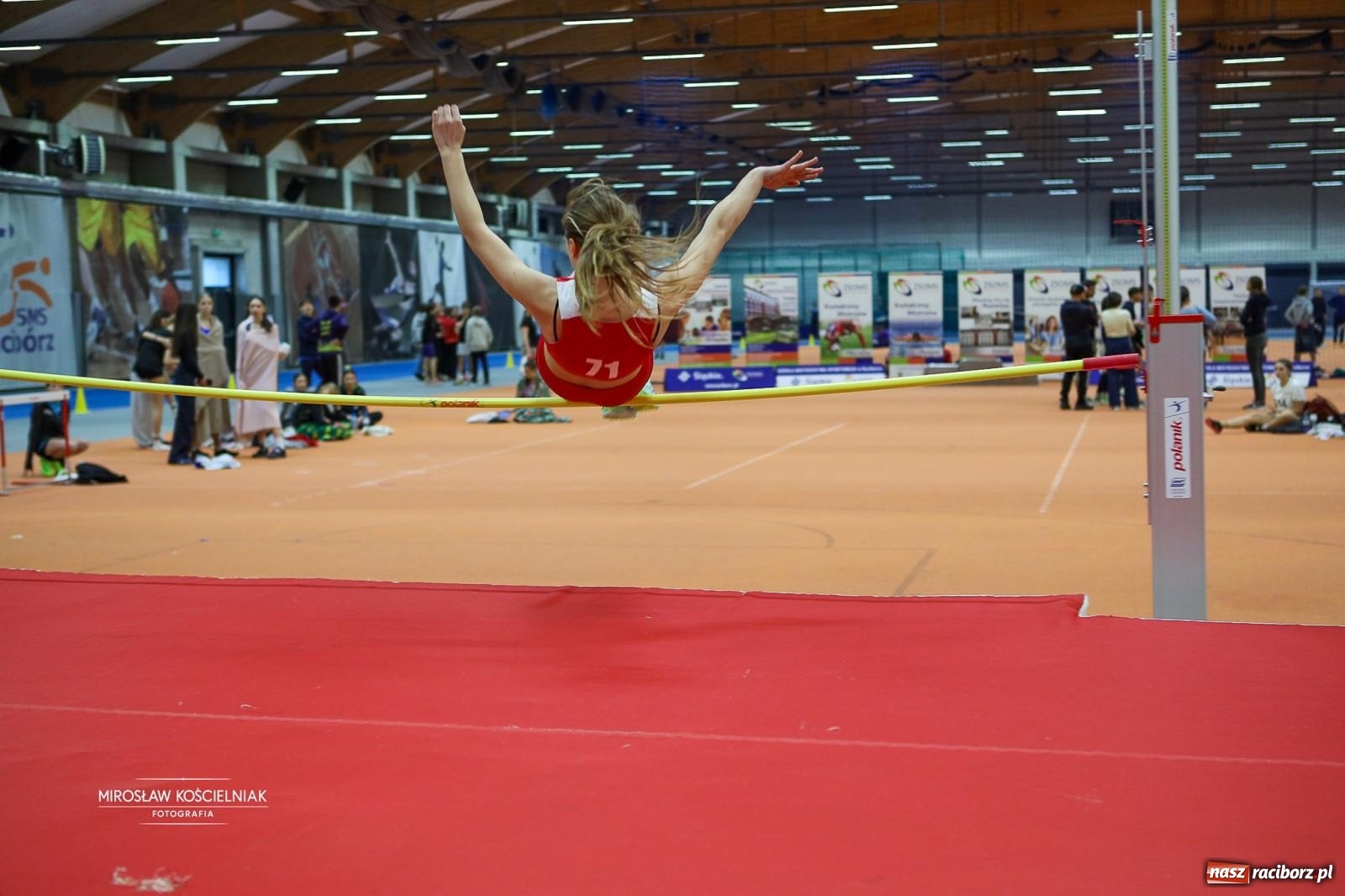 Zdjęcie w galerii na portalu naszraciborz.pl: Lekkoatletyczne Halowe Mistrzostwa Śląska U16 w Raciborzu. Jeden medal gospodarzy [FOTO i WIDEO] wiadomości z regionu