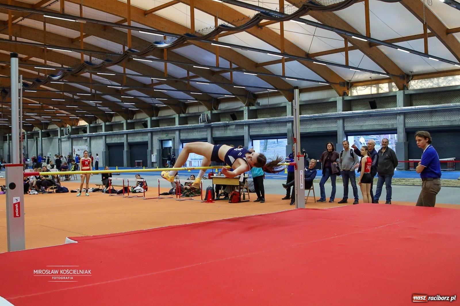 Zdjęcie w galerii na portalu naszraciborz.pl: Lekkoatletyczne Halowe Mistrzostwa Śląska U16 w Raciborzu. Jeden medal gospodarzy [FOTO i WIDEO] wiadomości z regionu
