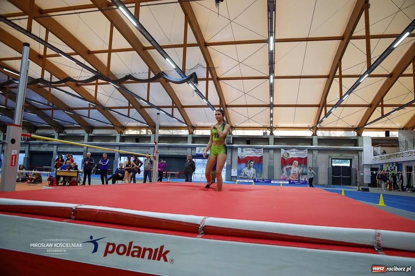 Zdjęcie w galerii na portalu naszraciborz.pl: Lekkoatletyczne Halowe Mistrzostwa Śląska U16 w Raciborzu. Jeden medal gospodarzy [FOTO i WIDEO] wiadomości z regionu