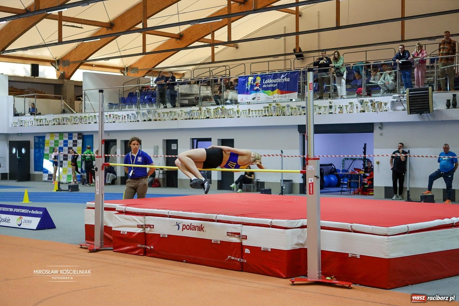 Zdjęcie w galerii na portalu naszraciborz.pl: Lekkoatletyczne Halowe Mistrzostwa Śląska U16 w Raciborzu. Jeden medal gospodarzy [FOTO i WIDEO] wiadomości z regionu