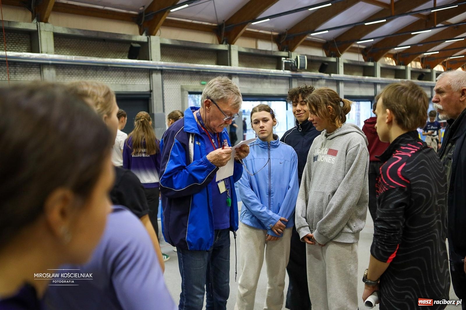 Zdjęcie w galerii na portalu naszraciborz.pl: Lekkoatletyczne Halowe Mistrzostwa Śląska U16 w Raciborzu. Jeden medal gospodarzy [FOTO i WIDEO] wiadomości z regionu