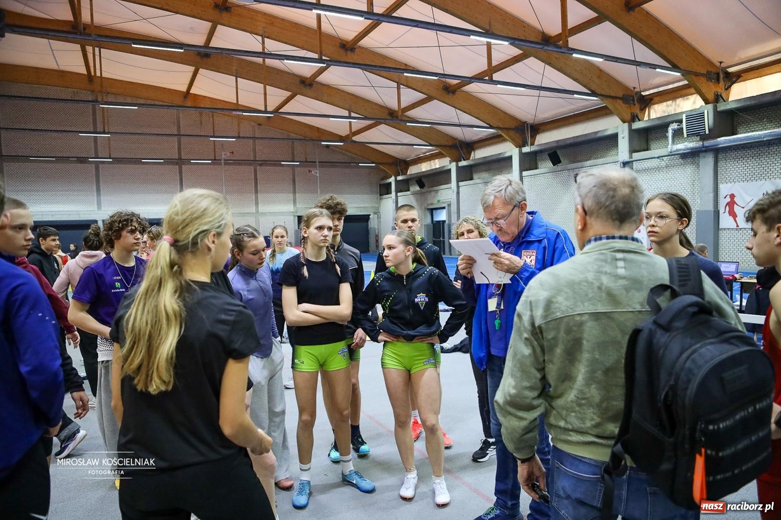 Zdjęcie w galerii na portalu naszraciborz.pl: Lekkoatletyczne Halowe Mistrzostwa Śląska U16 w Raciborzu. Jeden medal gospodarzy [FOTO i WIDEO] wiadomości z regionu