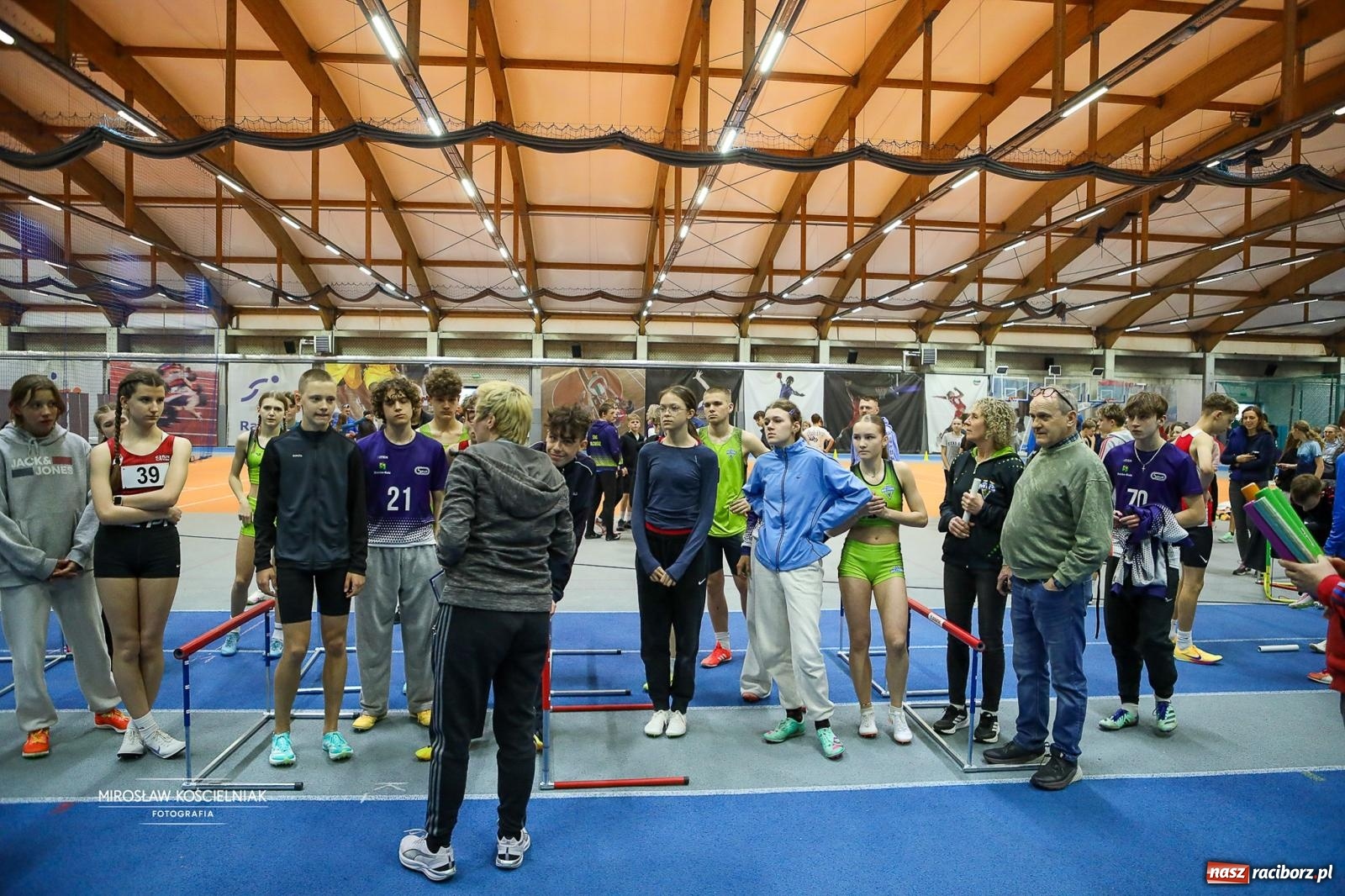 Zdjęcie w galerii na portalu naszraciborz.pl: Lekkoatletyczne Halowe Mistrzostwa Śląska U16 w Raciborzu. Jeden medal gospodarzy [FOTO i WIDEO] wiadomości z regionu