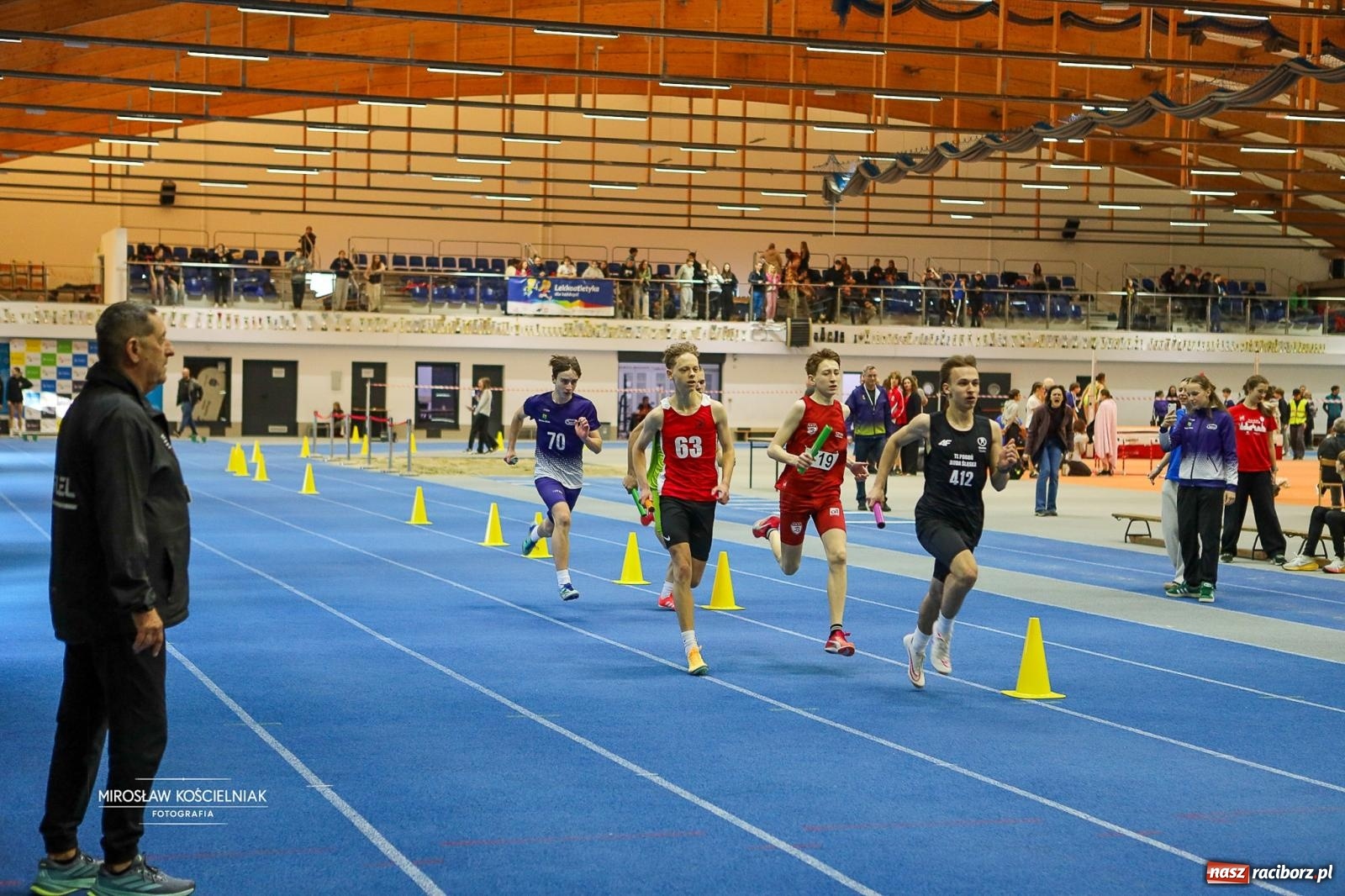 Zdjęcie w galerii na portalu naszraciborz.pl: Lekkoatletyczne Halowe Mistrzostwa Śląska U16 w Raciborzu. Jeden medal gospodarzy [FOTO i WIDEO] wiadomości z regionu