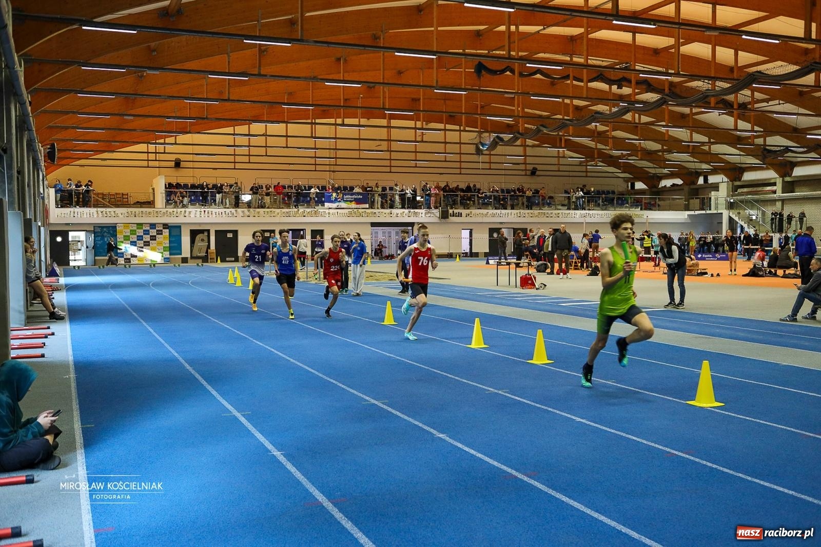 Zdjęcie w galerii na portalu naszraciborz.pl: Lekkoatletyczne Halowe Mistrzostwa Śląska U16 w Raciborzu. Jeden medal gospodarzy [FOTO i WIDEO] wiadomości z regionu