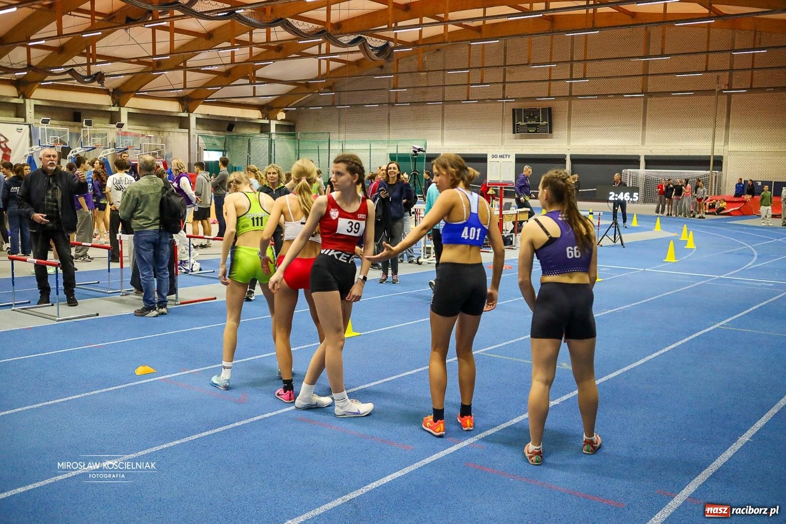Zdjęcie w galerii na portalu naszraciborz.pl: Lekkoatletyczne Halowe Mistrzostwa Śląska U16 w Raciborzu. Jeden medal gospodarzy [FOTO i WIDEO] wiadomości z regionu