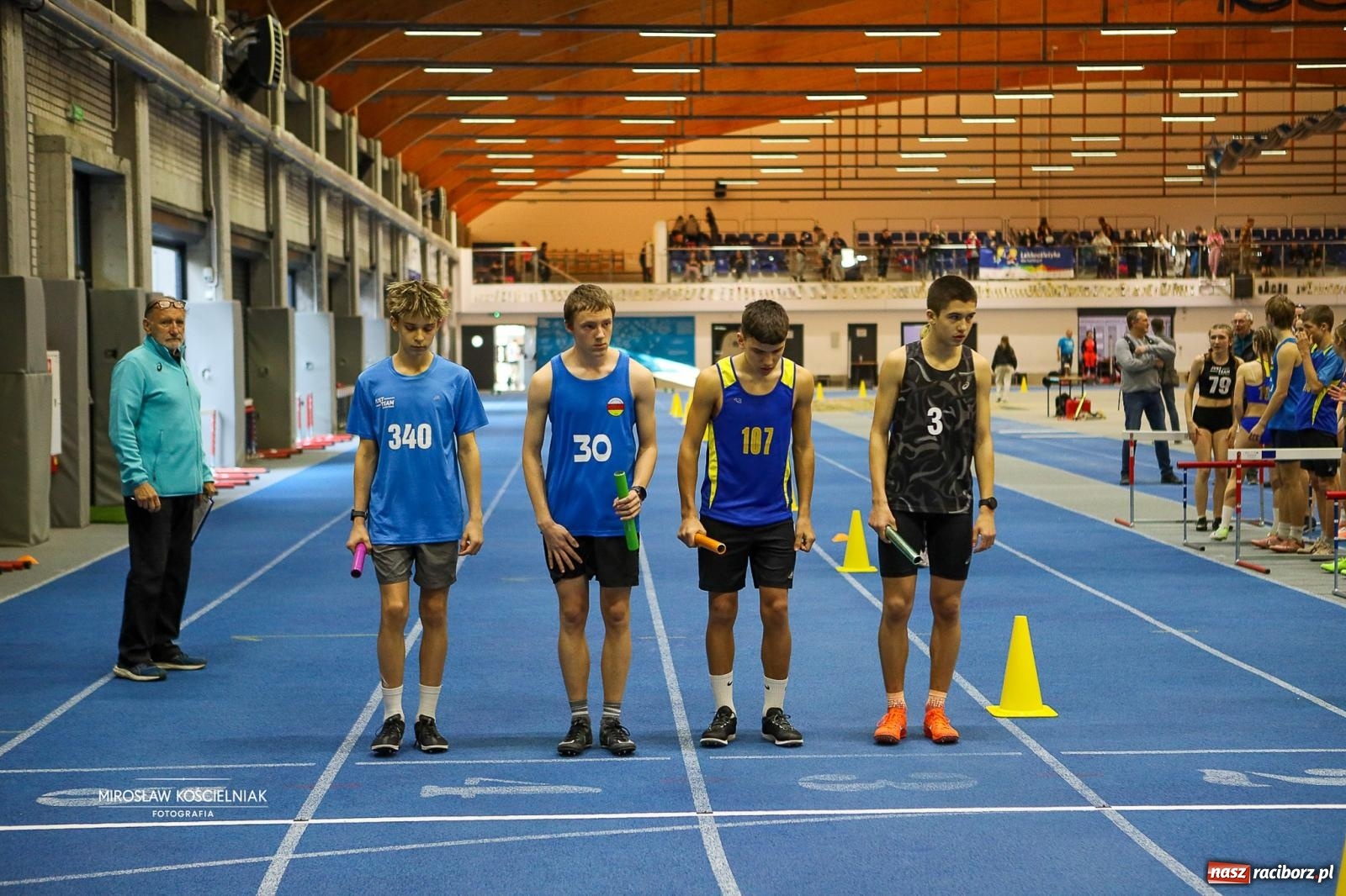 Zdjęcie w galerii na portalu naszraciborz.pl: Lekkoatletyczne Halowe Mistrzostwa Śląska U16 w Raciborzu. Jeden medal gospodarzy [FOTO i WIDEO] wiadomości z regionu