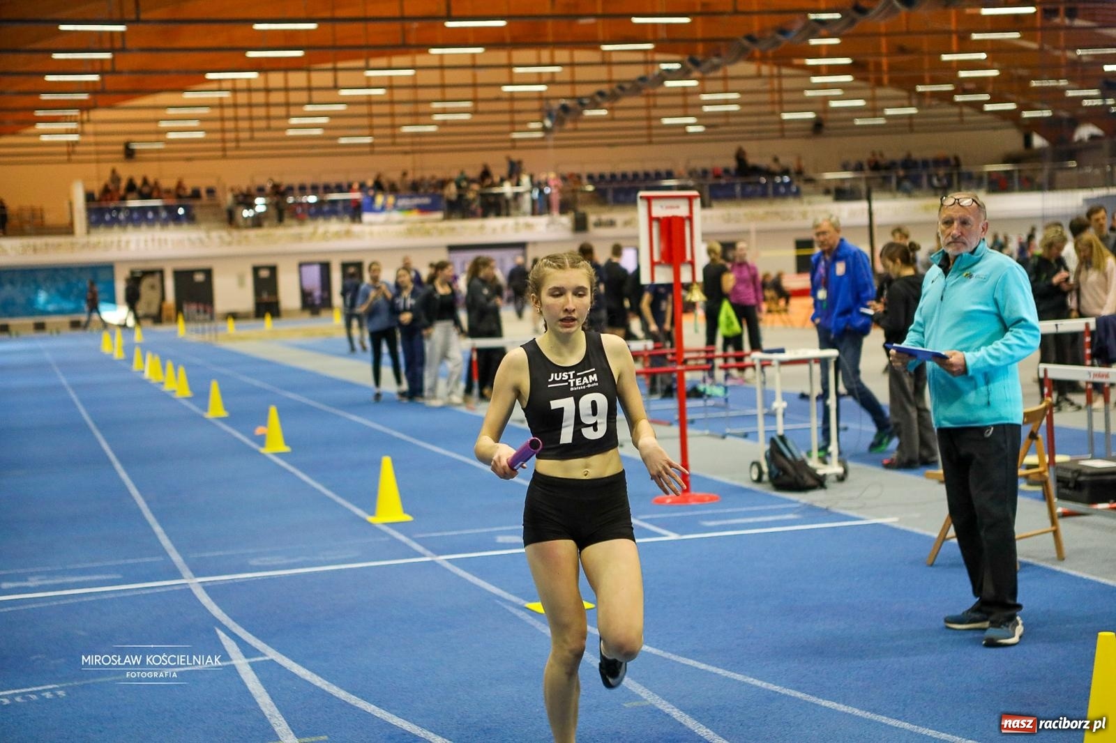 Zdjęcie w galerii na portalu naszraciborz.pl: Lekkoatletyczne Halowe Mistrzostwa Śląska U16 w Raciborzu. Jeden medal gospodarzy [FOTO i WIDEO] wiadomości z regionu