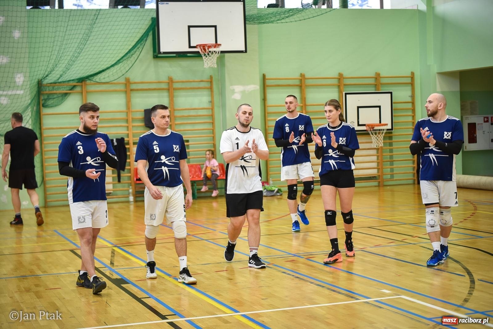 Zdjęcie w galerii na portalu naszraciborz.pl: Tokai Cobex najlepszy w XIII Turnieju Siatkarskim Zakładów Pracy i Służb Mundurowych w Raciborzu wiadomości z regionu