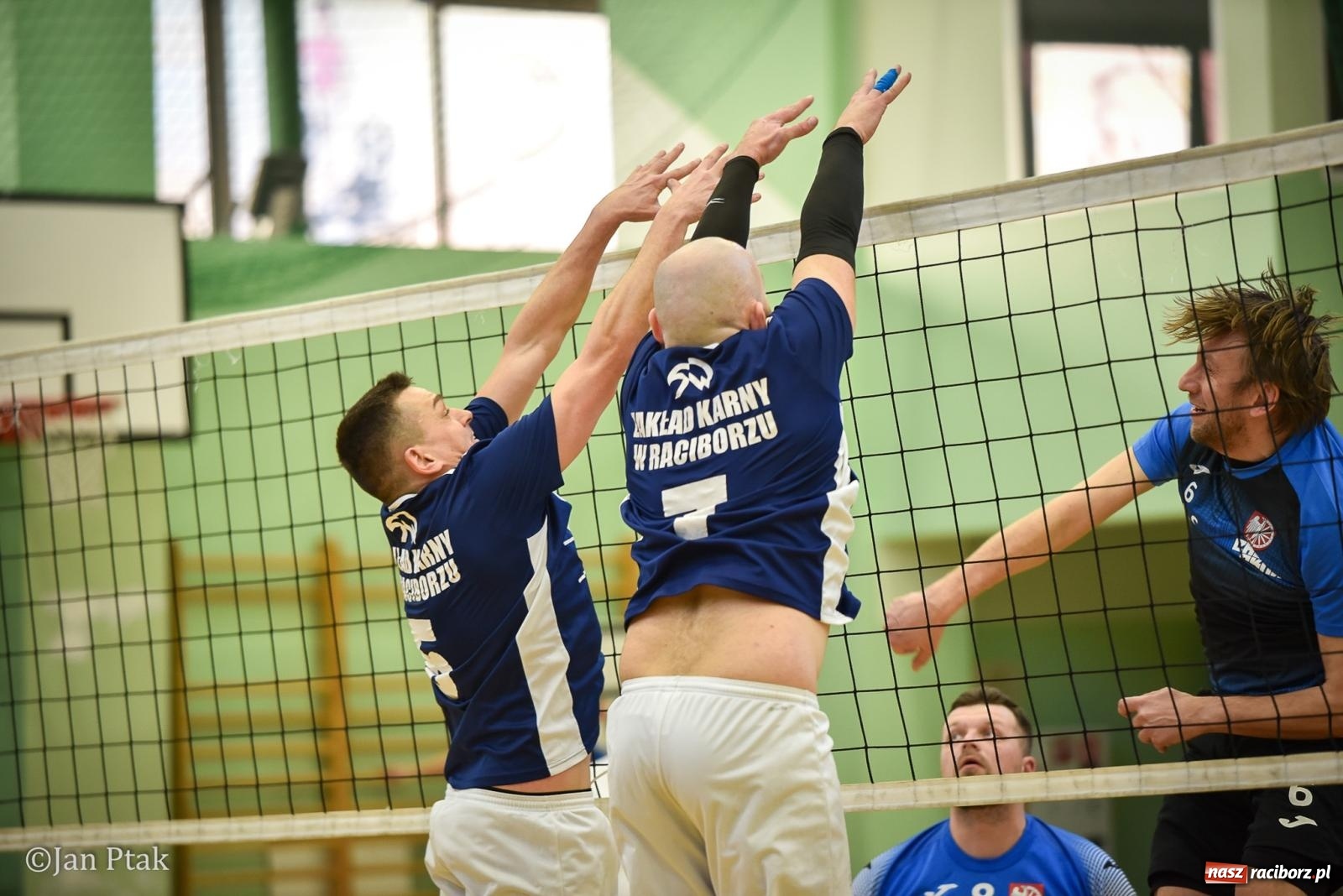 Zdjęcie w galerii na portalu naszraciborz.pl: Tokai Cobex najlepszy w XIII Turnieju Siatkarskim Zakładów Pracy i Służb Mundurowych w Raciborzu wiadomości z regionu