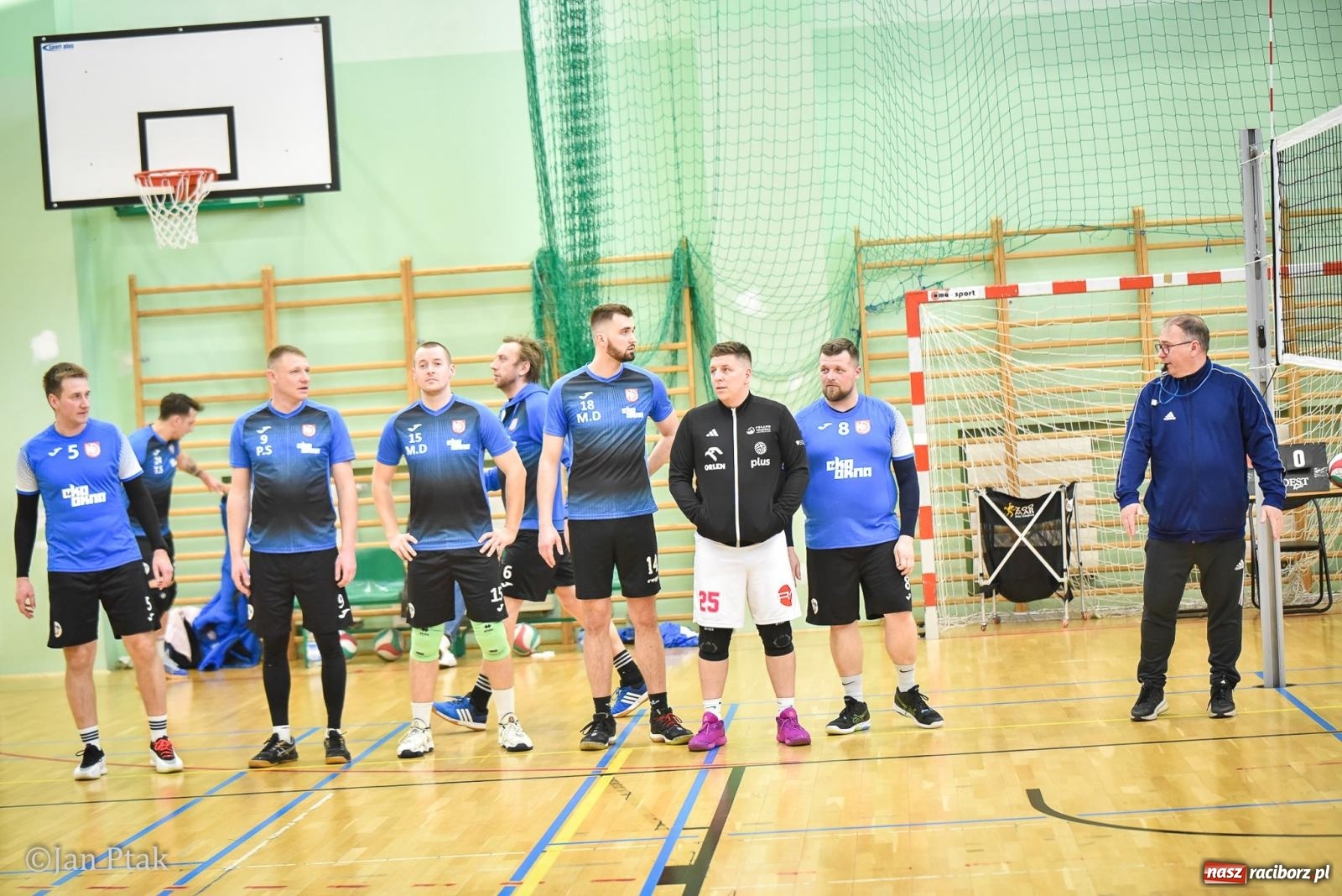 Zdjęcie w galerii na portalu naszraciborz.pl: Tokai Cobex najlepszy w XIII Turnieju Siatkarskim Zakładów Pracy i Służb Mundurowych w Raciborzu wiadomości z regionu