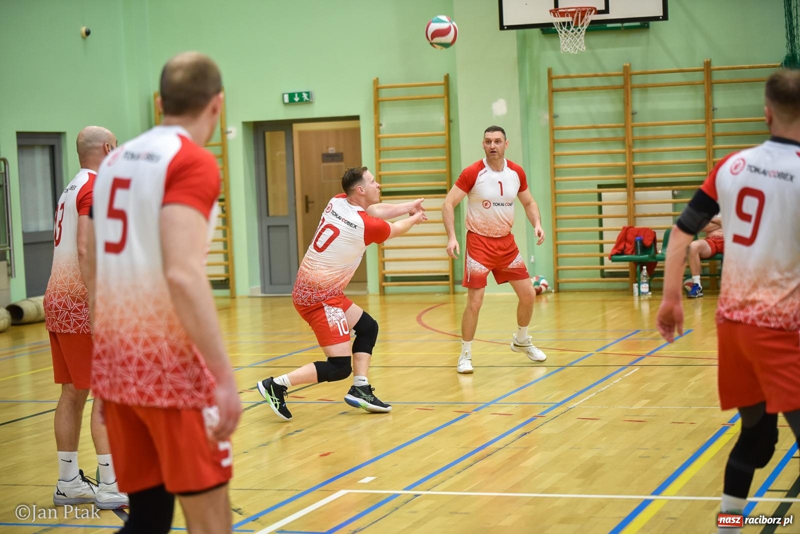 Zdjęcie w galerii na portalu naszraciborz.pl: Tokai Cobex najlepszy w XIII Turnieju Siatkarskim Zakładów Pracy i Służb Mundurowych w Raciborzu wiadomości z regionu