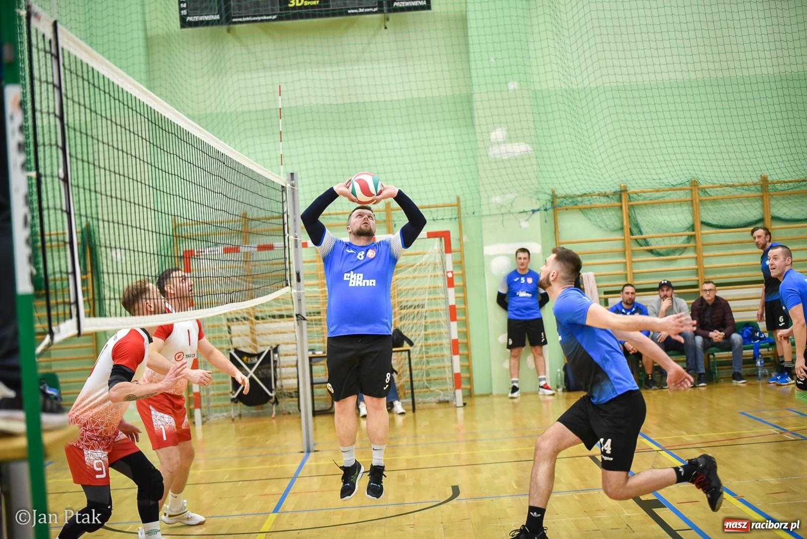 Zdjęcie w galerii na portalu naszraciborz.pl: Tokai Cobex najlepszy w XIII Turnieju Siatkarskim Zakładów Pracy i Służb Mundurowych w Raciborzu wiadomości z regionu