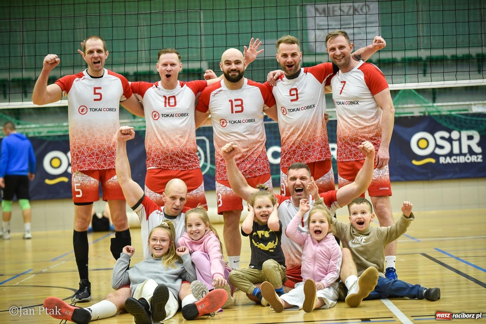 Zdjęcie w galerii na portalu naszraciborz.pl: Tokai Cobex najlepszy w XIII Turnieju Siatkarskim Zakładów Pracy i Służb Mundurowych w Raciborzu wiadomości z regionu