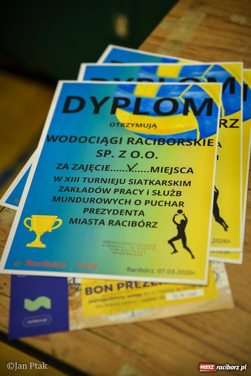 Zdjęcie w galerii na portalu naszraciborz.pl: Tokai Cobex najlepszy w XIII Turnieju Siatkarskim Zakładów Pracy i Służb Mundurowych w Raciborzu wiadomości z regionu