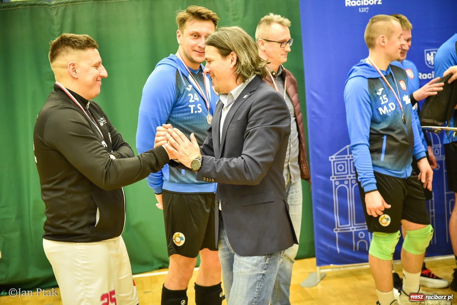 Zdjęcie w galerii na portalu naszraciborz.pl: Tokai Cobex najlepszy w XIII Turnieju Siatkarskim Zakładów Pracy i Służb Mundurowych w Raciborzu wiadomości z regionu