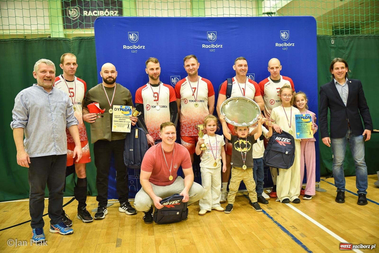 Zdjęcie w galerii na portalu naszraciborz.pl: Tokai Cobex najlepszy w XIII Turnieju Siatkarskim Zakładów Pracy i Służb Mundurowych w Raciborzu wiadomości z regionu