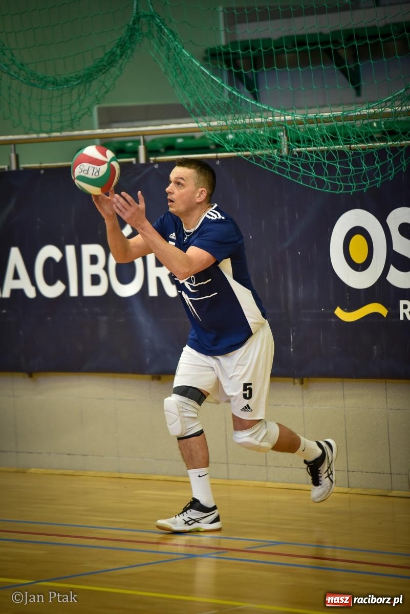 Zdjęcie w galerii na portalu naszraciborz.pl: Tokai Cobex najlepszy w XIII Turnieju Siatkarskim Zakładów Pracy i Służb Mundurowych w Raciborzu wiadomości z regionu