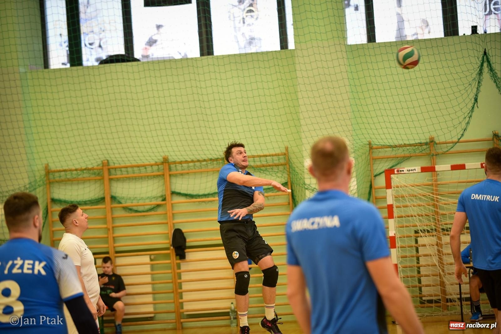 Zdjęcie w galerii na portalu naszraciborz.pl: Tokai Cobex najlepszy w XIII Turnieju Siatkarskim Zakładów Pracy i Służb Mundurowych w Raciborzu wiadomości z regionu