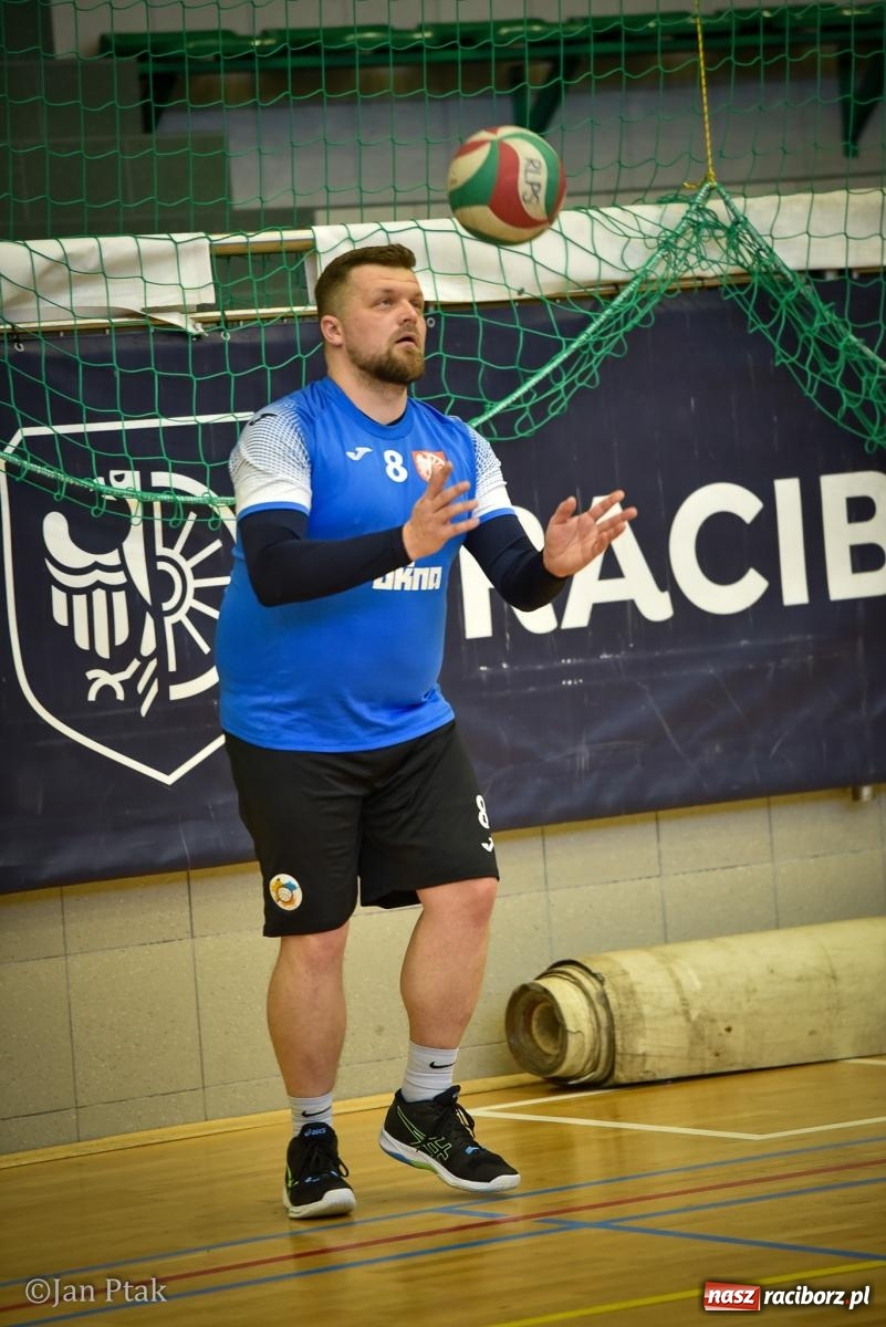 Zdjęcie w galerii na portalu naszraciborz.pl: Tokai Cobex najlepszy w XIII Turnieju Siatkarskim Zakładów Pracy i Służb Mundurowych w Raciborzu wiadomości z regionu