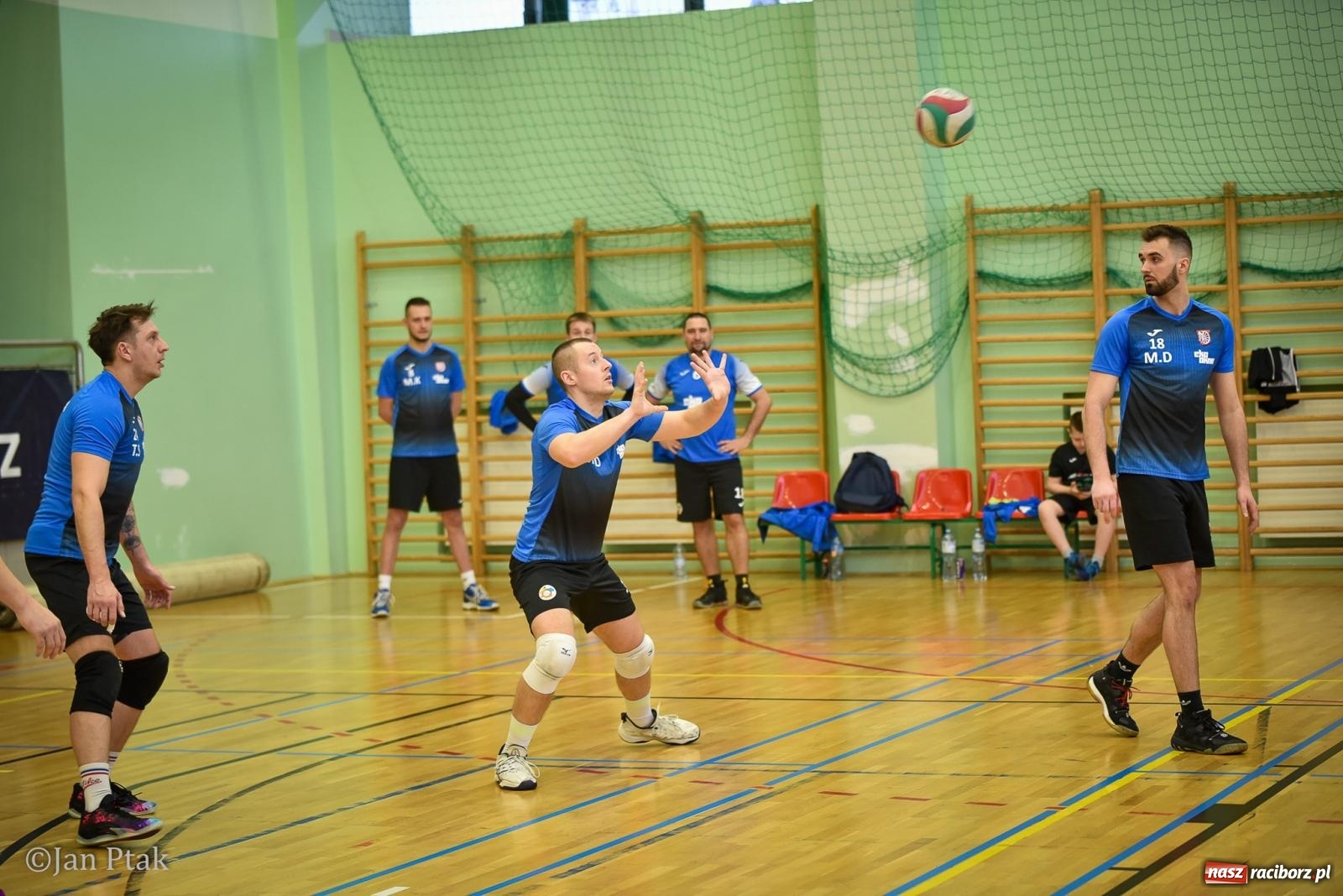 Zdjęcie w galerii na portalu naszraciborz.pl: Tokai Cobex najlepszy w XIII Turnieju Siatkarskim Zakładów Pracy i Służb Mundurowych w Raciborzu wiadomości z regionu