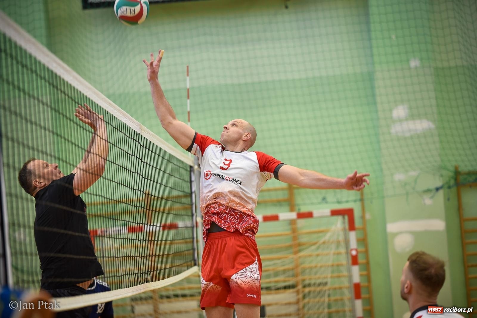 Zdjęcie w galerii na portalu naszraciborz.pl: Tokai Cobex najlepszy w XIII Turnieju Siatkarskim Zakładów Pracy i Służb Mundurowych w Raciborzu wiadomości z regionu