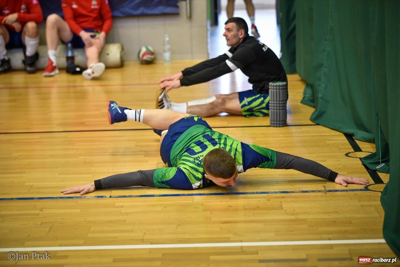 Zdjęcie w galerii na portalu naszraciborz.pl: Tokai Cobex najlepszy w XIII Turnieju Siatkarskim Zakładów Pracy i Służb Mundurowych w Raciborzu wiadomości z regionu