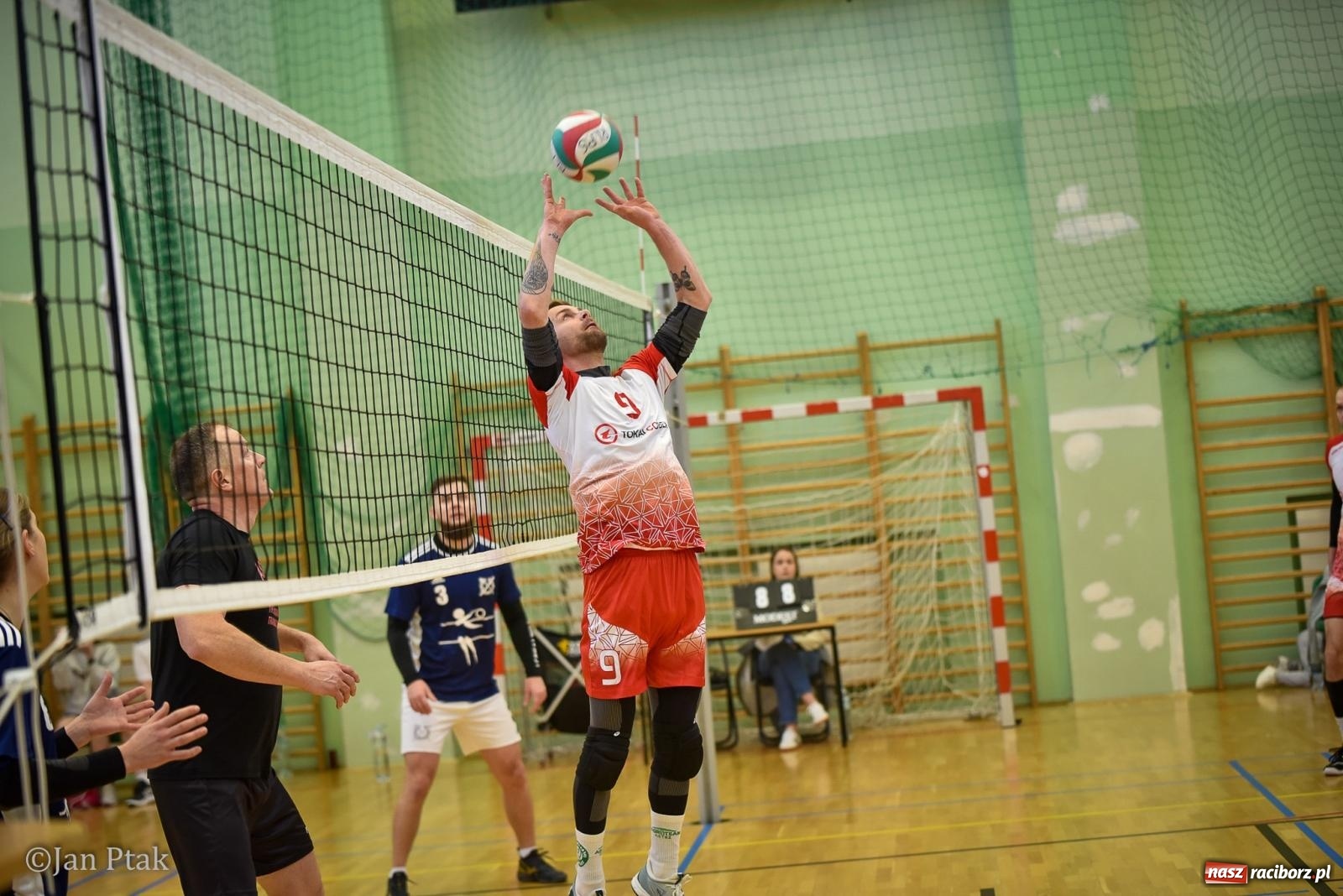 Zdjęcie w galerii na portalu naszraciborz.pl: Tokai Cobex najlepszy w XIII Turnieju Siatkarskim Zakładów Pracy i Służb Mundurowych w Raciborzu wiadomości z regionu