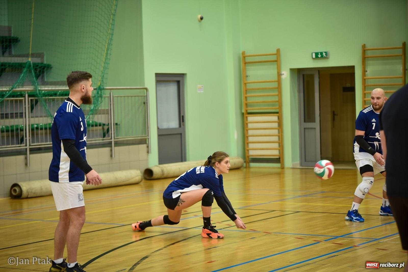 Zdjęcie w galerii na portalu naszraciborz.pl: Tokai Cobex najlepszy w XIII Turnieju Siatkarskim Zakładów Pracy i Służb Mundurowych w Raciborzu wiadomości z regionu