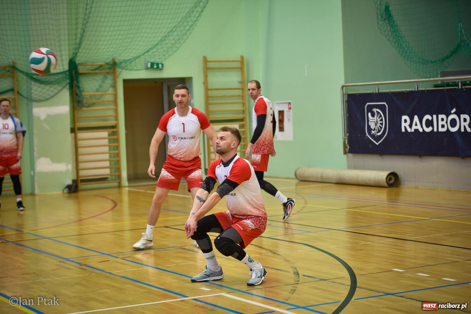 Zdjęcie w galerii na portalu naszraciborz.pl: Tokai Cobex najlepszy w XIII Turnieju Siatkarskim Zakładów Pracy i Służb Mundurowych w Raciborzu wiadomości z regionu